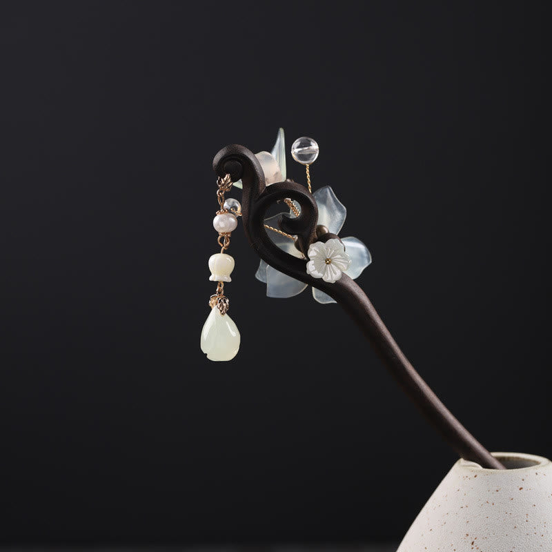 Épingle à cheveux en Buddha Stones, ébène, jade, coquillage, magnolia, pompon, bénédiction