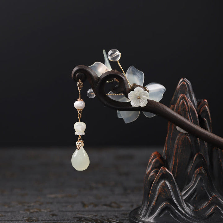 Épingle à cheveux en Buddha Stones, ébène, jade, coquillage, magnolia, pompon, bénédiction