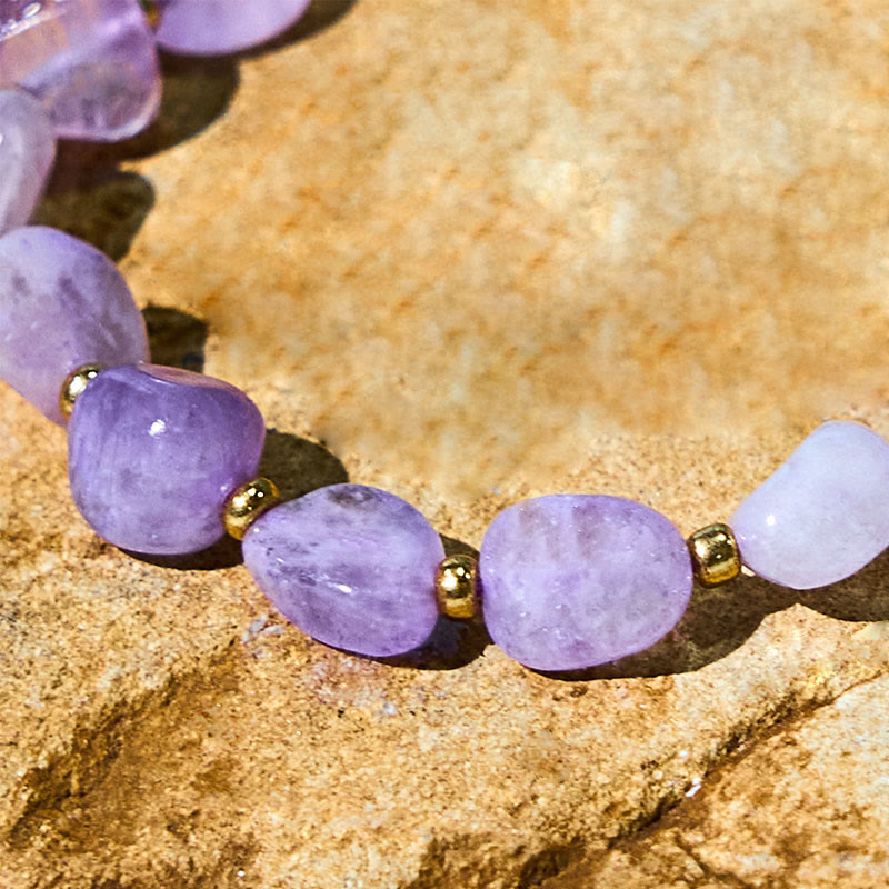 Bracelet d'équilibre en améthyste de forme irrégulière avec Buddha Stones