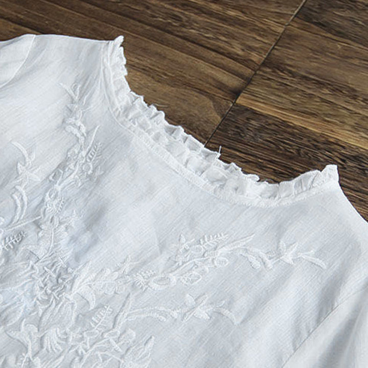 T-shirt décontracté en coton et lin avec broderie Buddha Stones et manches bouffantes, col ras du cou et volants pour femme