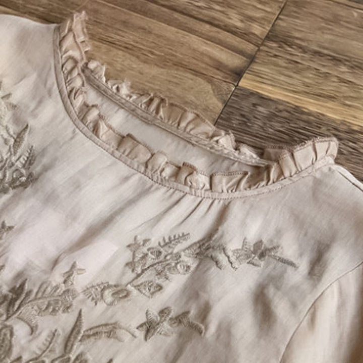 T-shirt décontracté en coton et lin avec broderie Buddha Stones et manches bouffantes, col ras du cou et volants pour femme