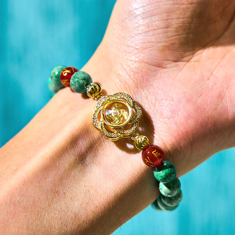 Bracelet de prospérité en jade naturel avec breloque cyclone Om Mani Padme Hum et Buddha Stones