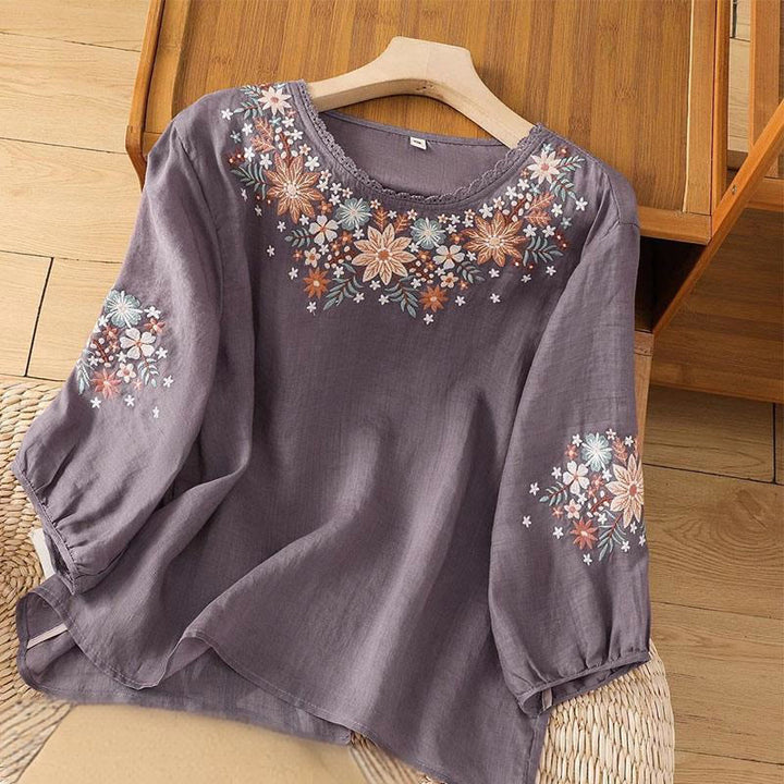 T-shirt décontracté en coton et lin à manches trois-quarts et col ras du cou pour femme avec broderie de fleurs et de feuilles de Buddha Stones
