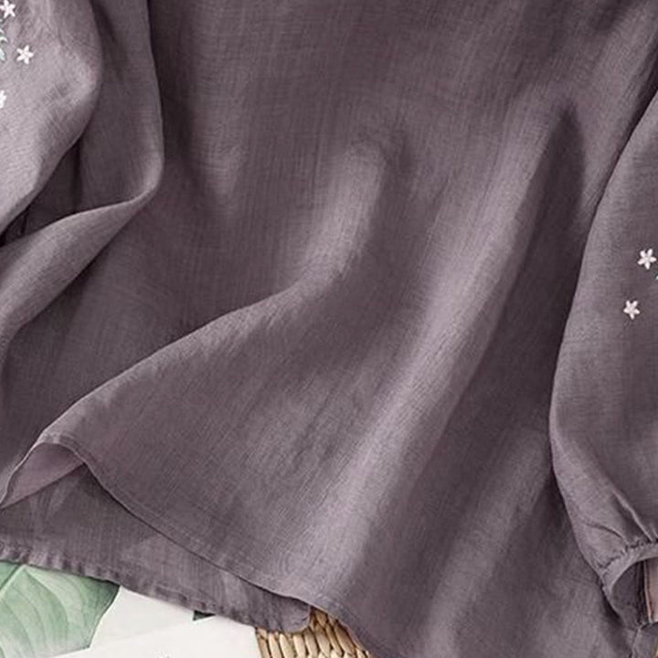 T-shirt décontracté en coton et lin à manches trois-quarts et col ras du cou pour femme avec broderie de fleurs et de feuilles de Buddha Stones - image 2