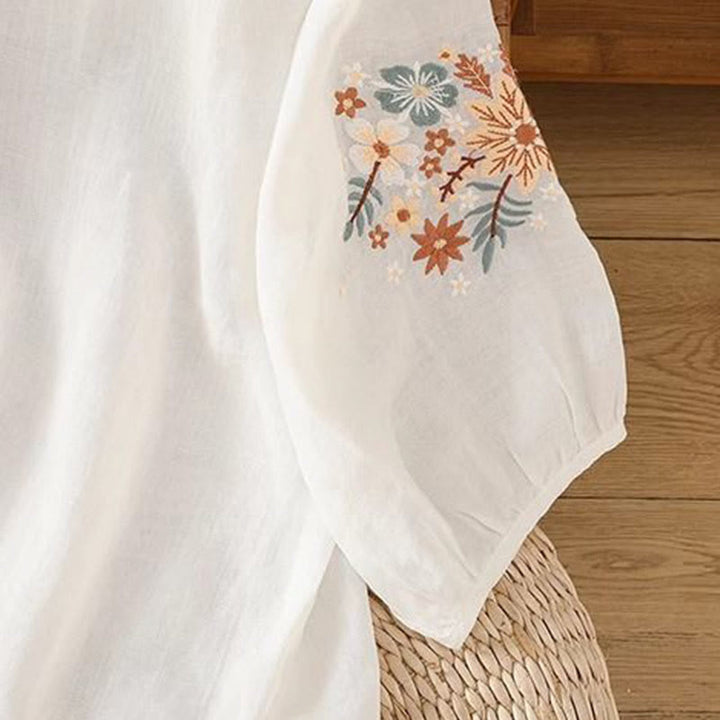 T-shirt décontracté en coton et lin à manches trois-quarts et col ras du cou pour femme avec broderie de fleurs et de feuilles de Buddha Stones