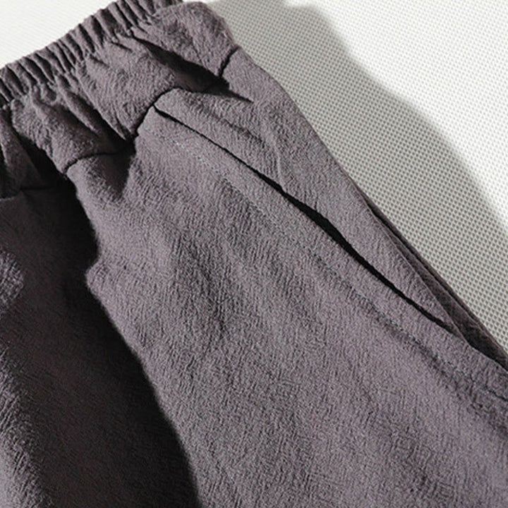 Ensemble de vêtements de méditation pour homme Buddha Stones (2 pièces) : T-shirt uni à col cranté, short large à poches. - image 13