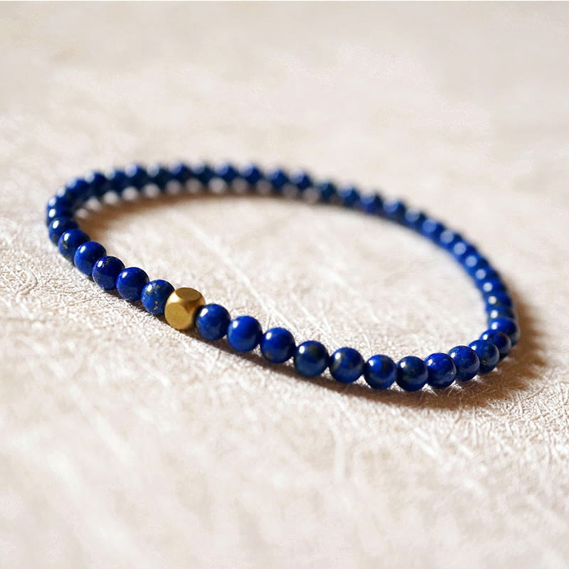 Bracelet de soins personnels ultra-fin en perles de lazurite de 4 mm de Buddha Stones