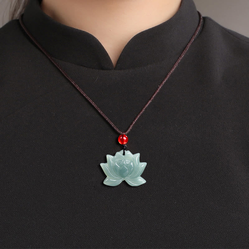 Collier pendentif en jade sculpté avec motif de fleur de lotus et Buddha Stones - image 11