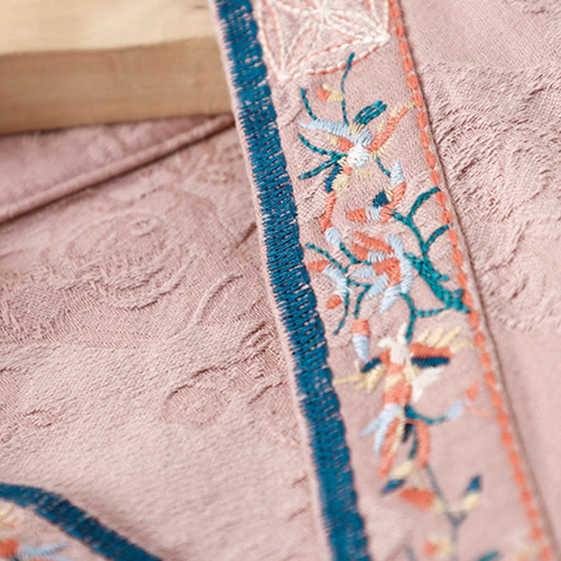 Chemise femme en coton à manches longues et boutons grenouille, motif fleurs brodées de Buddha Stones - image 12