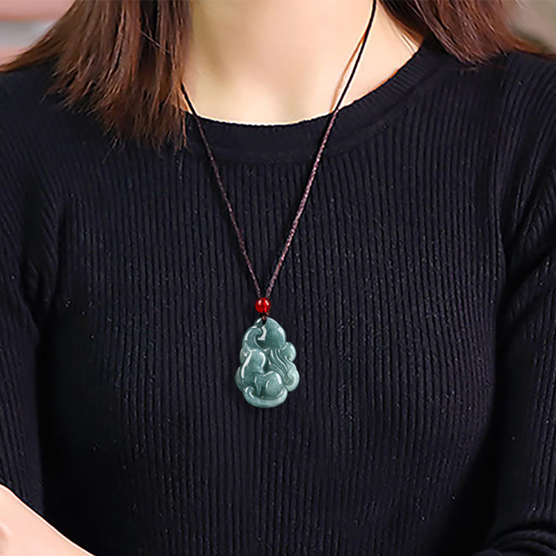 Collier pendentif fée renard à neuf queues en jade vert naturel avec Buddha Stones