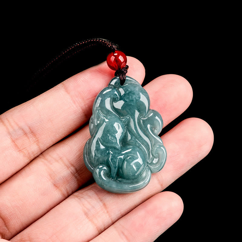 Collier pendentif fée renard à neuf queues en jade vert naturel avec Buddha Stones