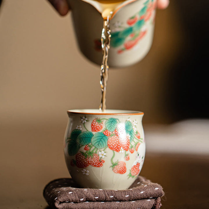 Petite tasse à thé Kung Fu 90 ml avec motif fraise et lapin Buddha Stones, coffret cadeau