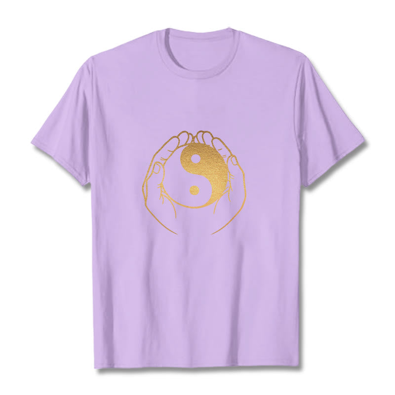 T-shirt avec des Buddha Stones tenant un Yin Yang doré - Prune - 2XL - image 19