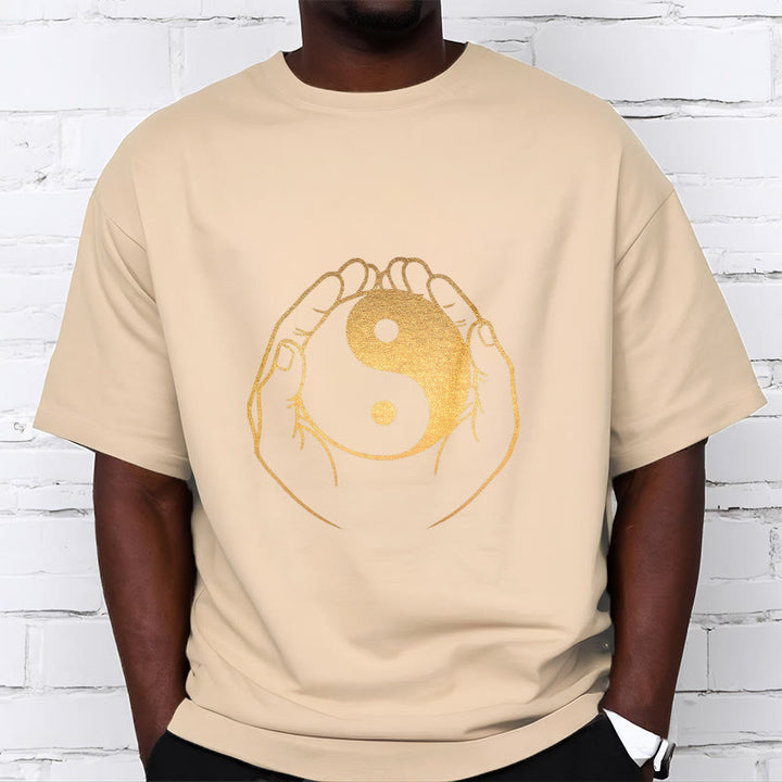 T-shirt avec des Buddha Stones tenant un Yin Yang doré - image 13
