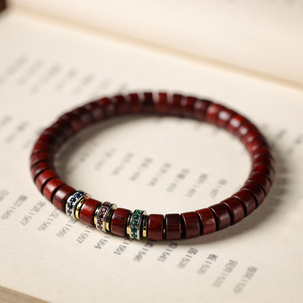 Bracelet de paix en bois d' Buddha Stones et petites feuilles de santal rouge et zircon