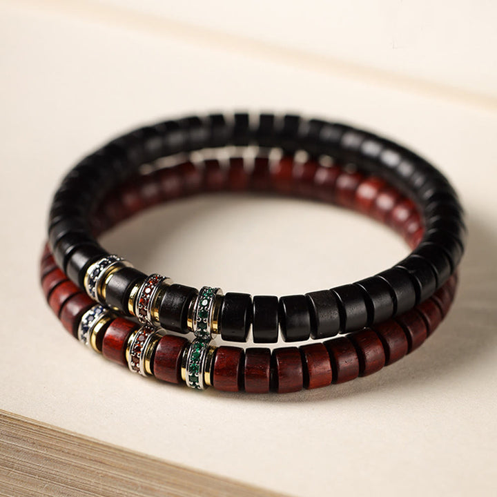Bracelet de paix en bois d' Buddha Stones et petites feuilles de santal rouge et zircon