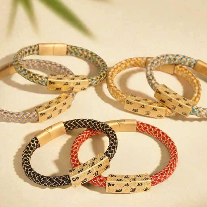 Bracelet tibétain en Buddha Stones , Om Mani Padme Hum, corde de différentes couleurs, fil d'or, nœud en diamant, boucle porte-bonheur