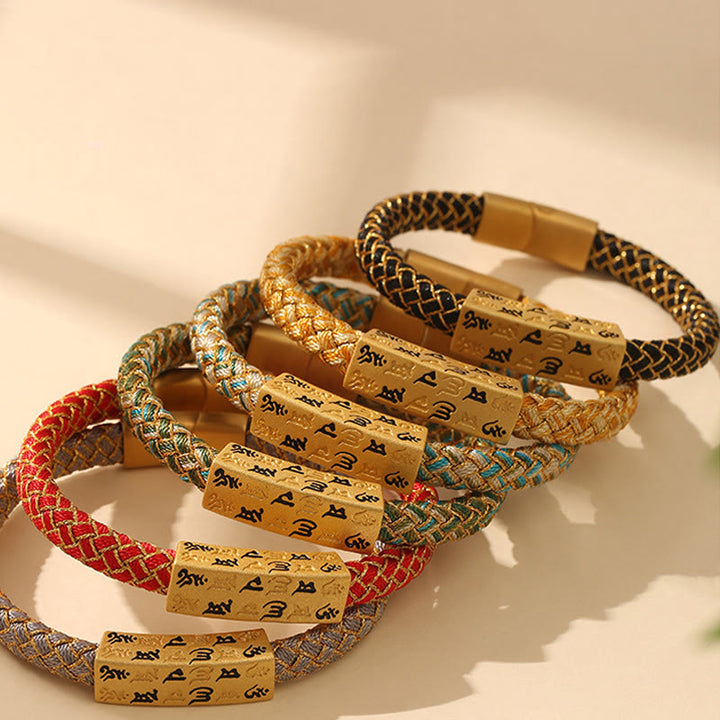 Bracelet tibétain en Buddha Stones , Om Mani Padme Hum, corde de différentes couleurs, fil d'or, nœud en diamant, boucle porte-bonheur