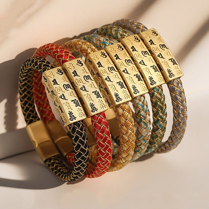 Bracelet tibétain en Buddha Stones , Om Mani Padme Hum, corde de différentes couleurs, fil d'or, nœud en diamant, boucle porte-bonheur