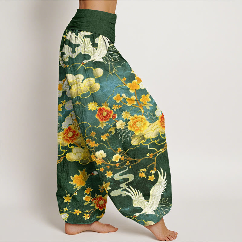 Pantalon harem à taille élastique pour femme, orné de motifs de Buddha Stones , de nuages ​​de bon augure, de grues blanches et de fleurs rouges. - image 9