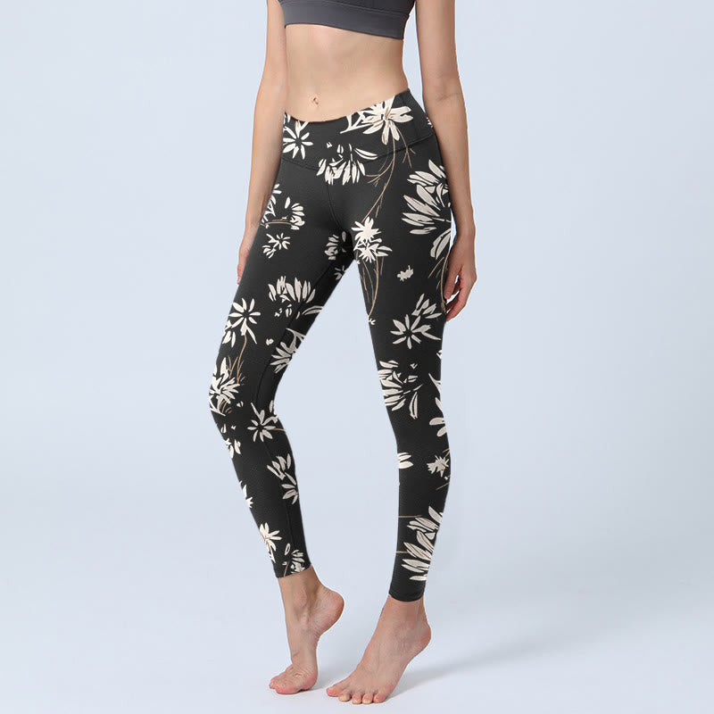 Leggings de sport à imprimé pétales noirs et blancs avec Buddha Stones pour femme - Noir - US18，UK/AU22，EU50 (4XL) - image 0