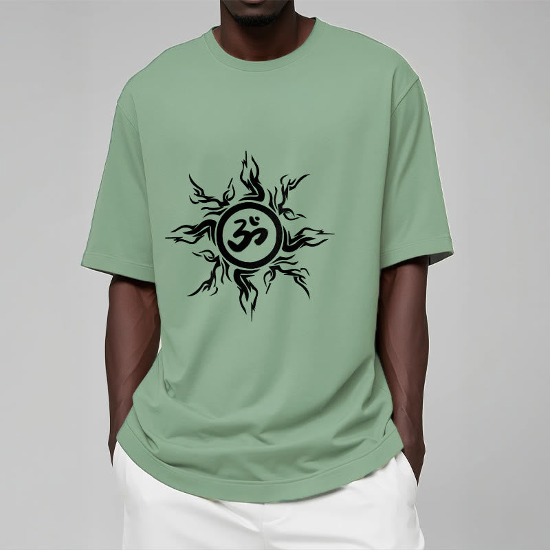 T-shirt en coton avec motif de Buddha Stones et de soleil entourant un symbole Om - image 15