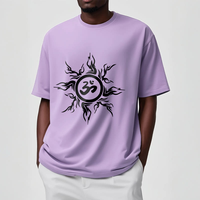 T-shirt en coton avec motif de Buddha Stones et de soleil entourant un symbole Om - image 17