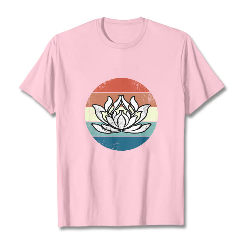 T-shirt en coton à rayures colorées avec Buddha Stones et lotus en fleurs - Rose clair - 2XL - image 12