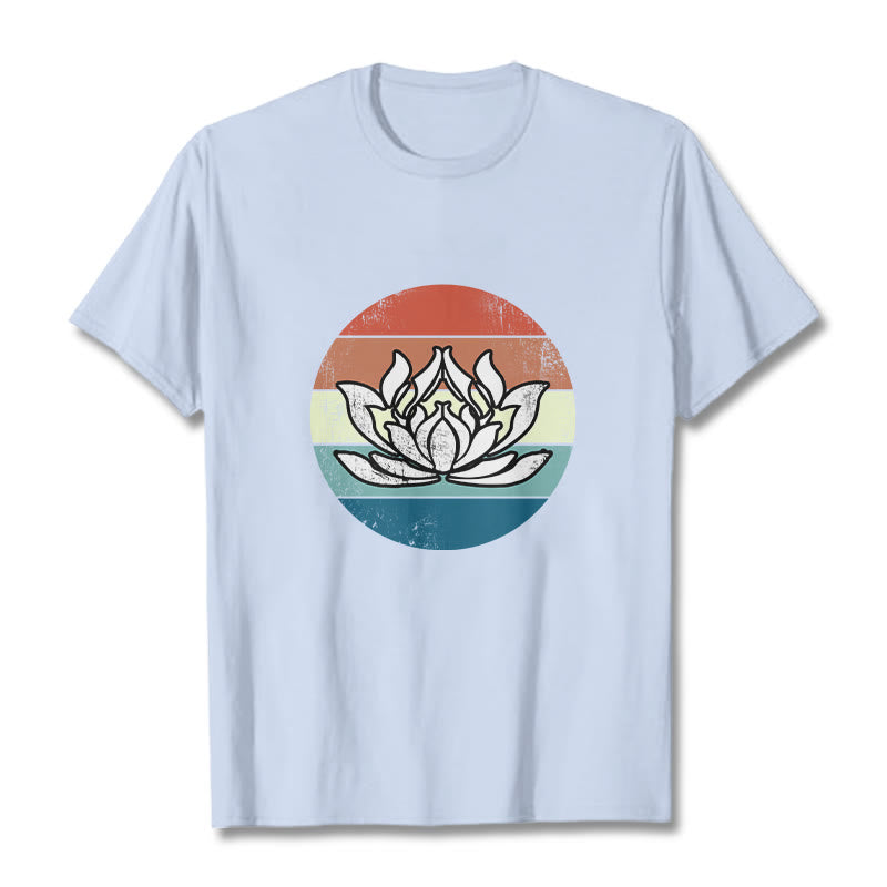 T-shirt en coton à rayures colorées avec Buddha Stones et lotus en fleurs - Cyan clair - 2XL - image 19