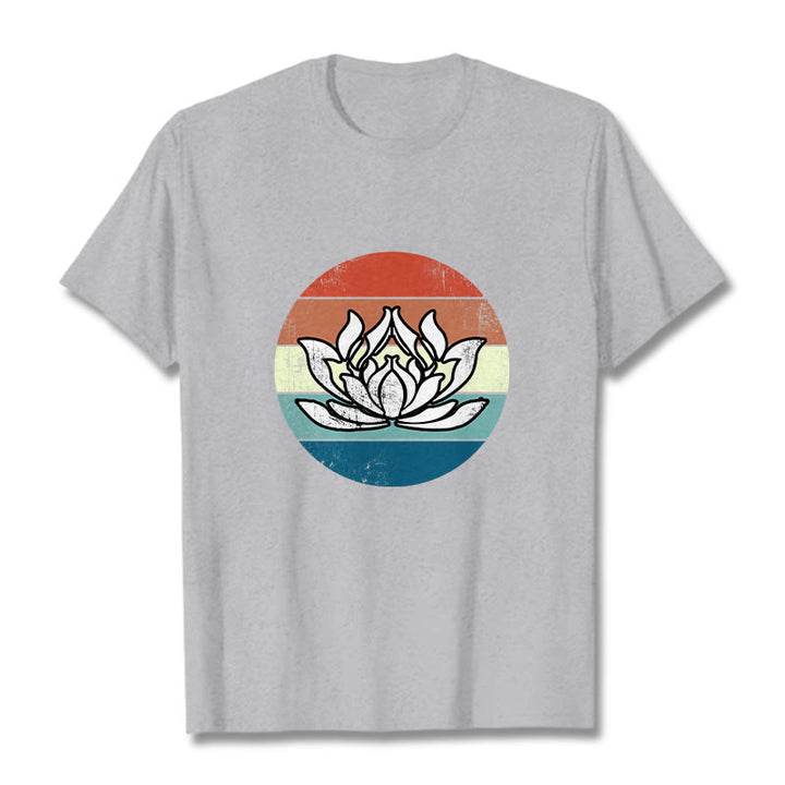 T-shirt en coton à rayures colorées avec Buddha Stones et lotus en fleurs - Gris clair - 2XL - image 19
