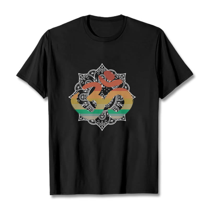 T-shirt en coton avec motif de mandala sanskrit et Buddha Stones dégradées de couleurs - Noir - 2XL - image 7