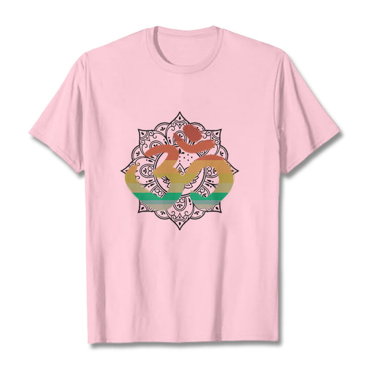 T-shirt en coton avec motif de mandala sanskrit et Buddha Stones dégradées de couleurs - Rose clair - 2XL - image 12