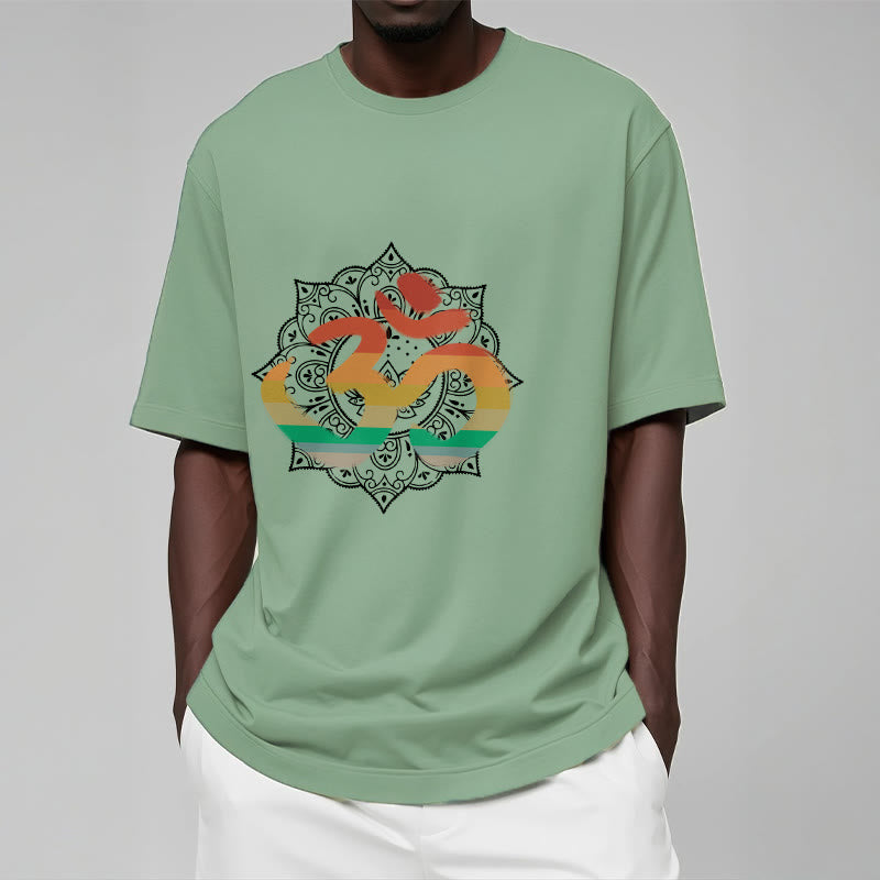 T-shirt en coton avec motif de mandala sanskrit et Buddha Stones dégradées de couleurs - image 15