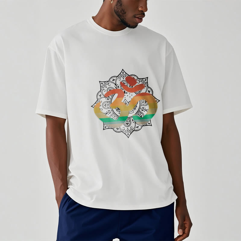 T-shirt en coton avec motif de mandala sanskrit et Buddha Stones dégradées de couleurs - image 4