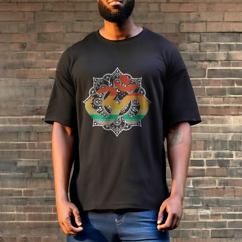 T-shirt en coton avec motif de mandala sanskrit et Buddha Stones dégradées de couleurs - image 9