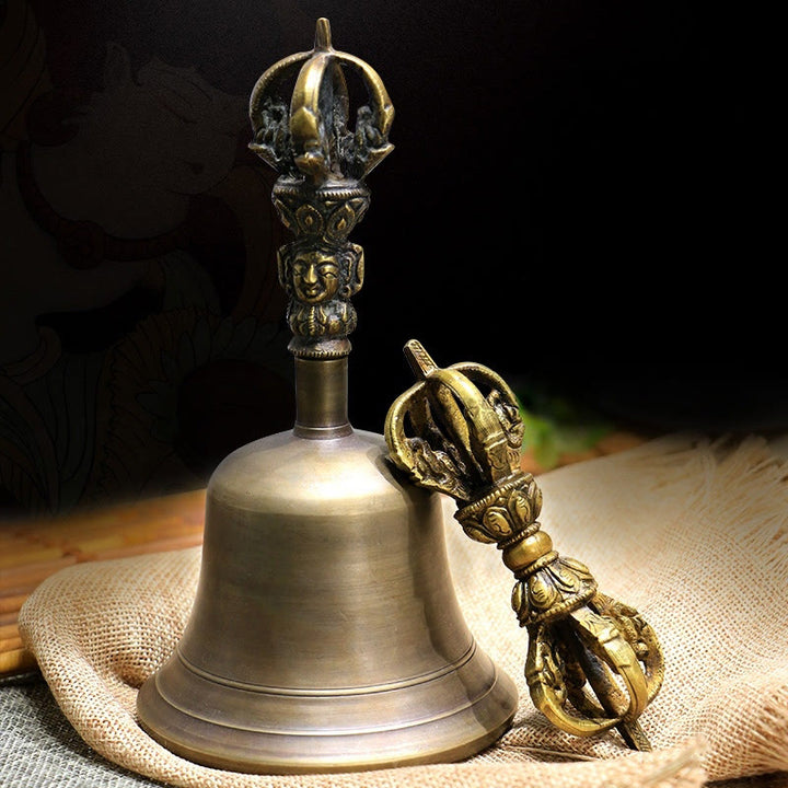 Ensemble de 2 Buddha Stones de méditation tibétaines faites à la main et de décorations en cuivre Vajra Dorje
