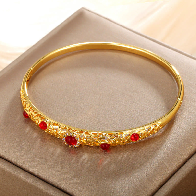 Bracelet jonc porte-bonheur en alliage de zirconium avec Buddha Stones et vigne - Rouge - 56 mm (Ouverture possible) - image 1