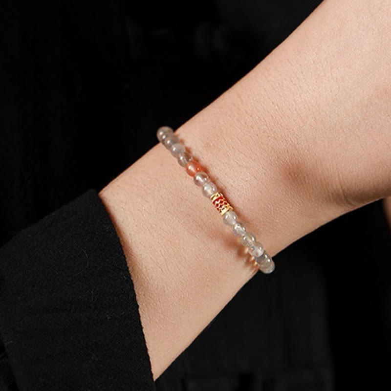 Bracelet de guérison ultra-fin en pierre de lune et poisson koï Buddha Stones