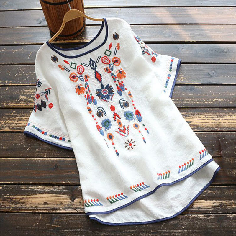 T-shirt à manches courtes en coton et lin pour femme, motif floral rétro brodé artistique, motif Buddha Stones, col ras du cou - Blanc - US14，UK/AU18，EU46 (4XL) - image 0