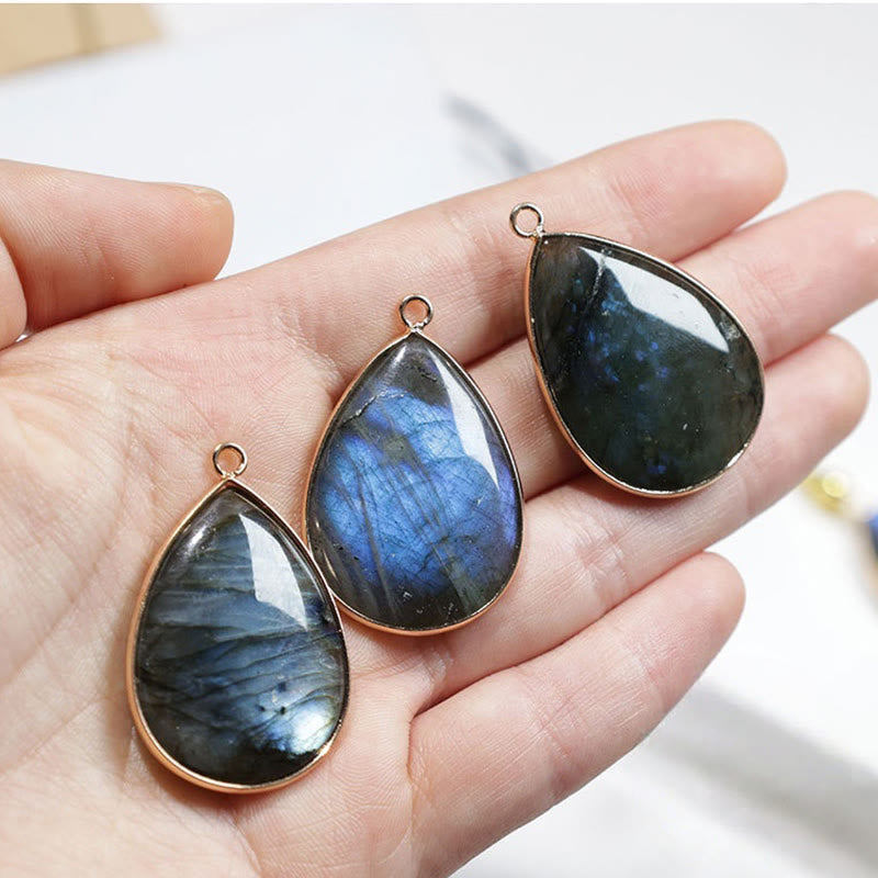Collier pendentif de guérison en labradorite à motif de goutte d'eau et Buddha Stones
