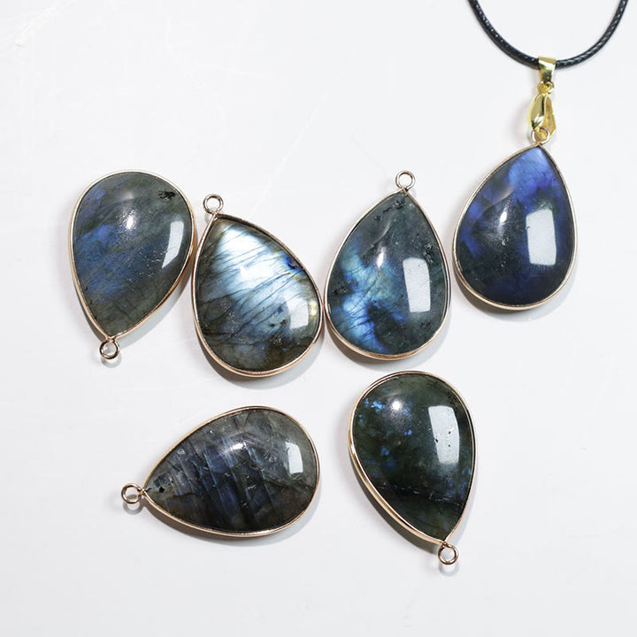 Collier pendentif de guérison en labradorite à motif de goutte d'eau et Buddha Stones