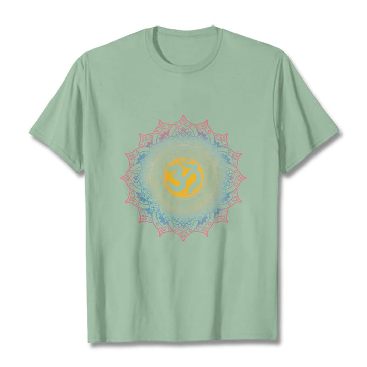 T-shirt à motif mandala OM dégradé de couleurs avec Buddha Stones - Vert pâle - 2XL - image 14