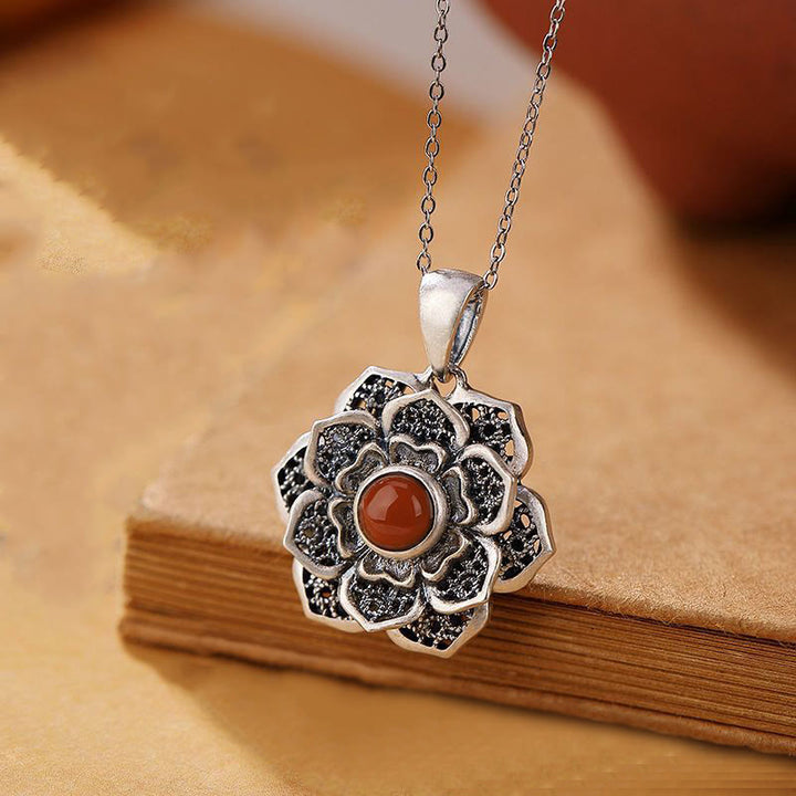Collier pendentif en agate rouge et cuivre avec Buddha Stones tibétaines Om Mani Padme Hum et motif lotus - Om Mani Padme Hum et Lotus - image 1