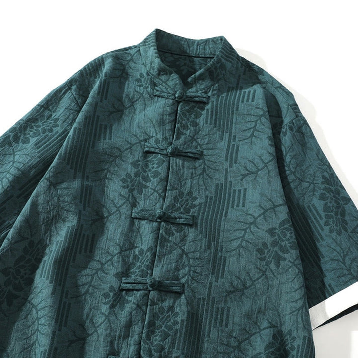 Chemise homme en coton à manches courtes et col montant, motif floral jacquard, style décontracté d'été Buddha Stones, col montant et boutons brandebourg contrastés. - image 1