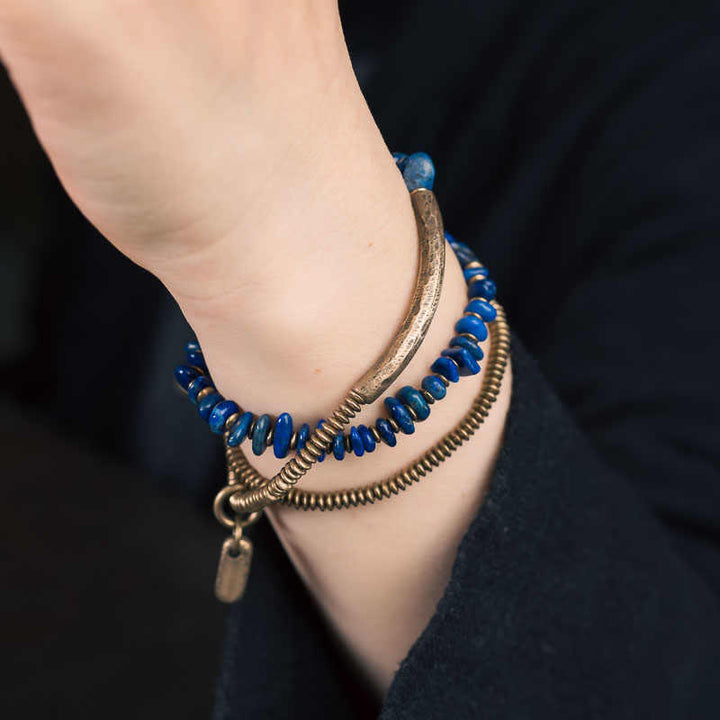 Bracelet d'équilibre en lazurite et lapis-lazuli de forme irrégulière, orné de Buddha Stones et d'un triple tour. - image 8