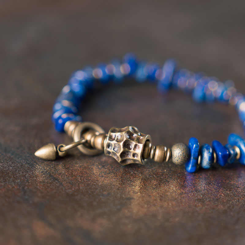 Bracelet en lazurite et lapis-lazuli de forme irrégulière, orné de Buddha Stones, symbole de bon augure. - image 6