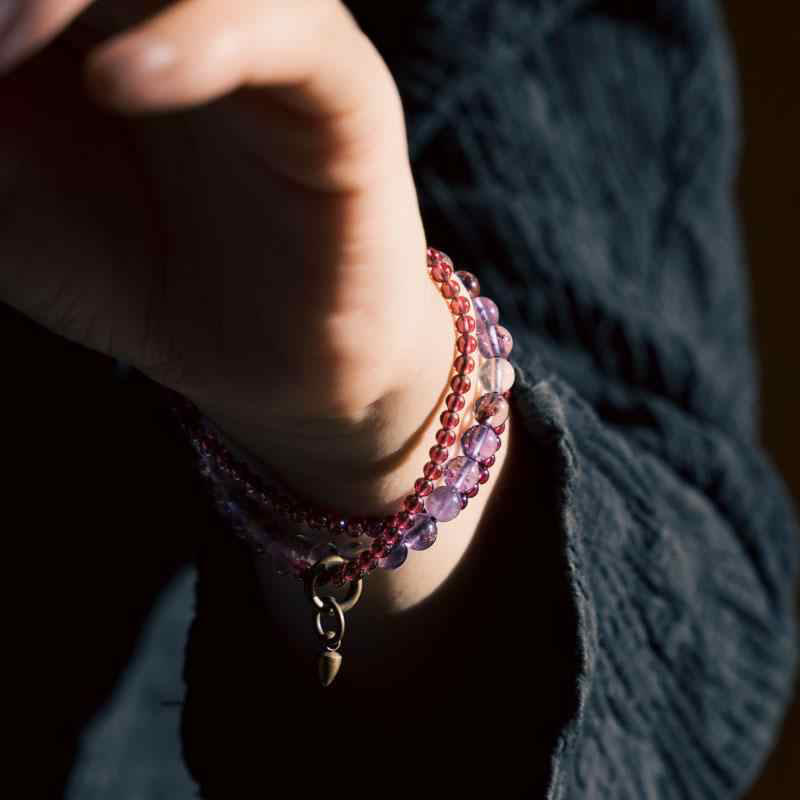 Bracelet d'équilibre multicouche rétro Buddha Stones, améthyste 6 mm et grenat 4 mm