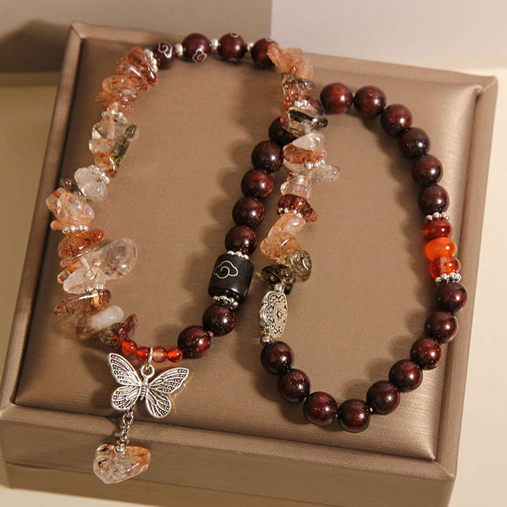 Bracelet à breloques papillon en bois de santal rouge et quartz rutile naturel à petites feuilles