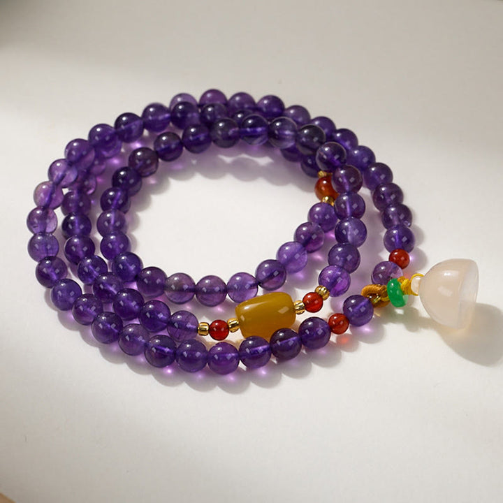 Bracelet multicouche en Buddha Stones, perles d'améthyste naturelle, pièce de monnaie suspendue, calcédoine, lotus, équilibre