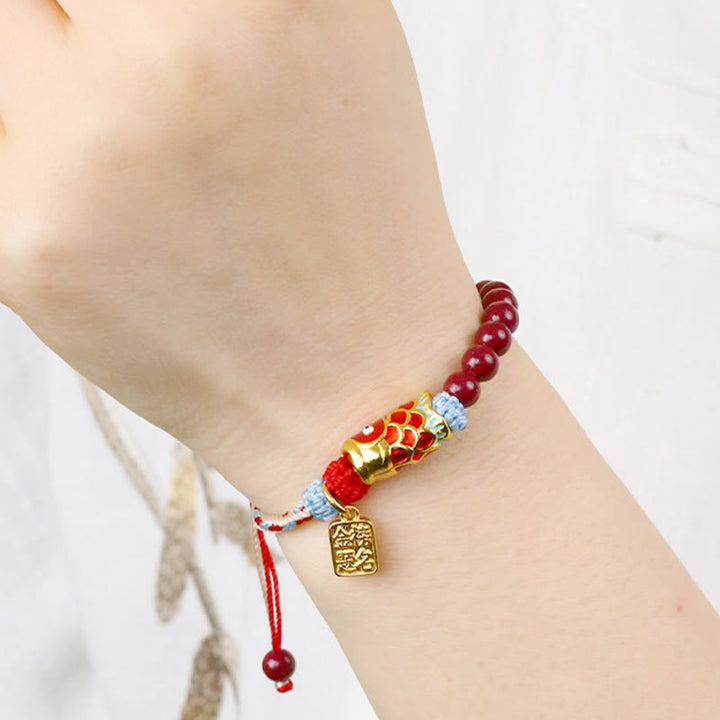 Bracelet porte-bonheur en perles de cinabre et Buddha Stones , poisson koï
